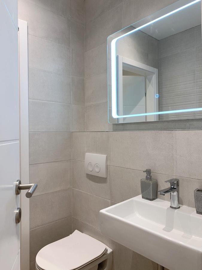 G Apartment Подстрана Екстериор снимка