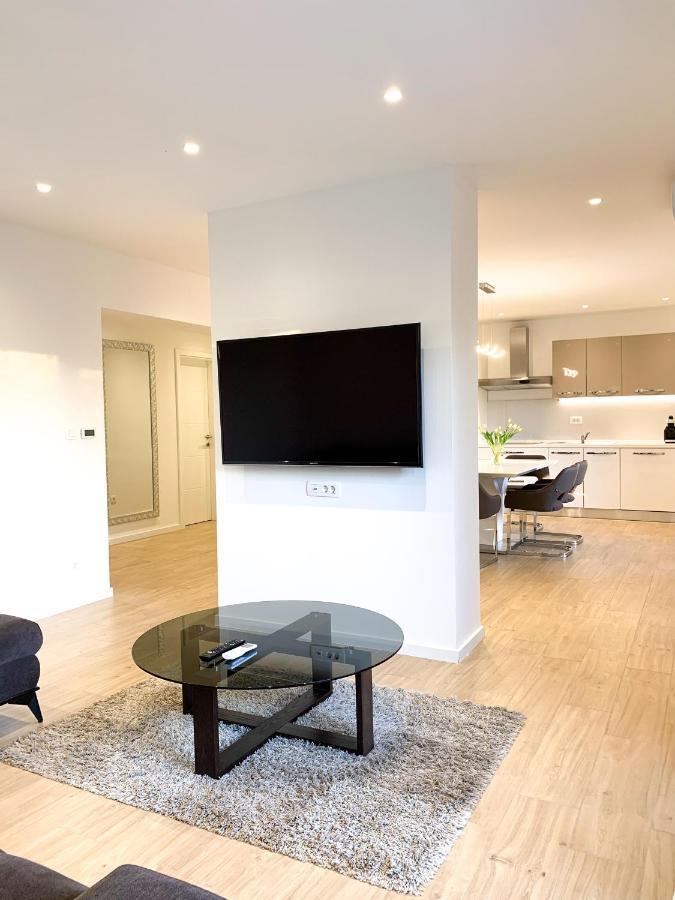 G Apartment Подстрана Екстериор снимка