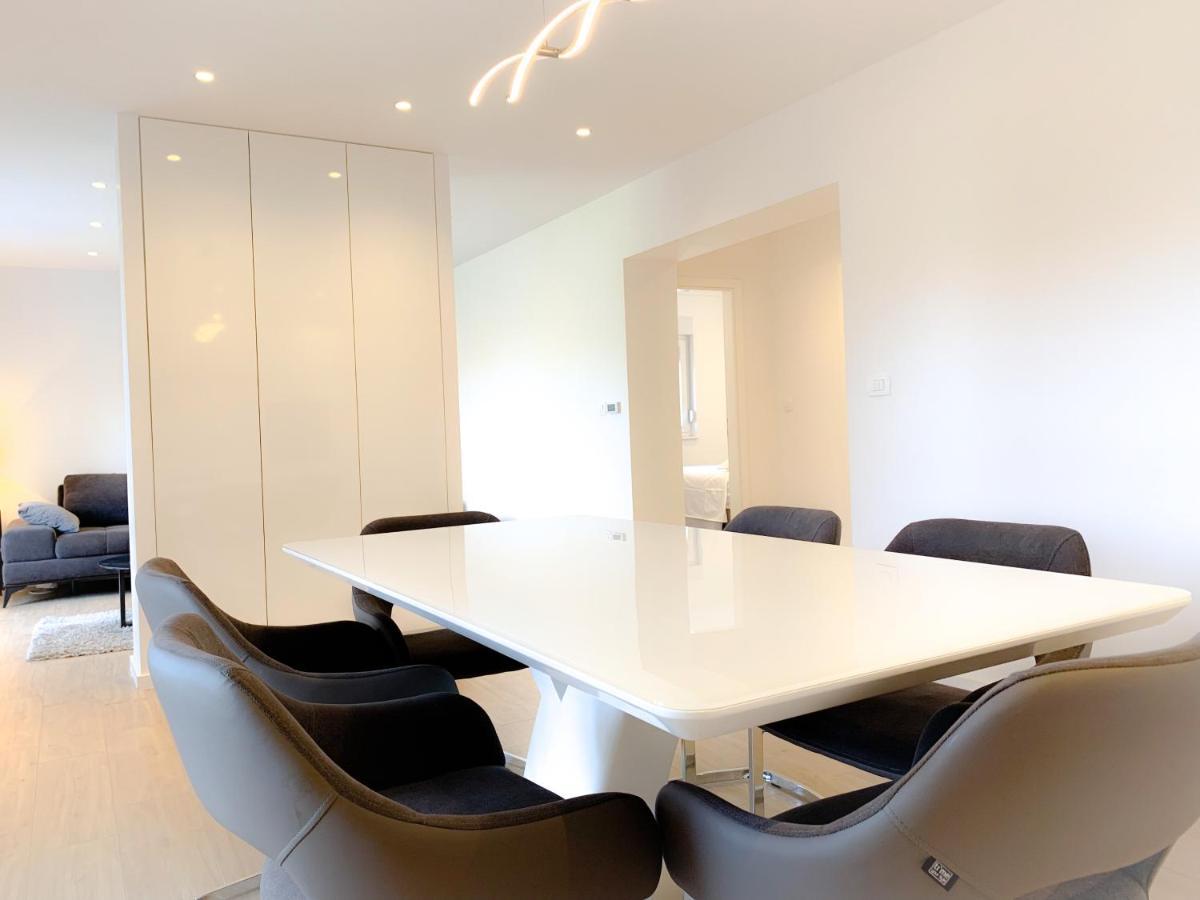G Apartment Подстрана Екстериор снимка