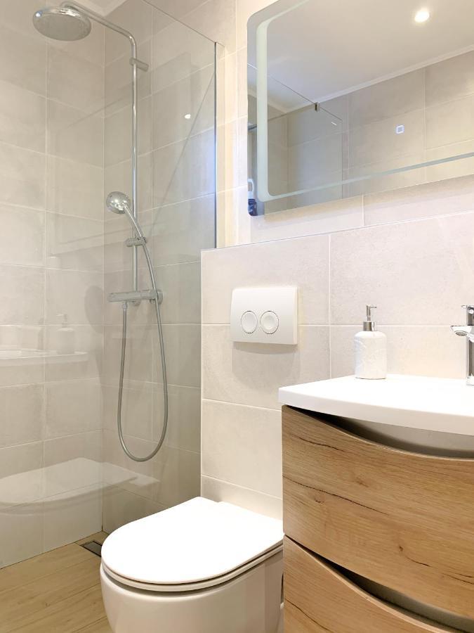 G Apartment Подстрана Екстериор снимка